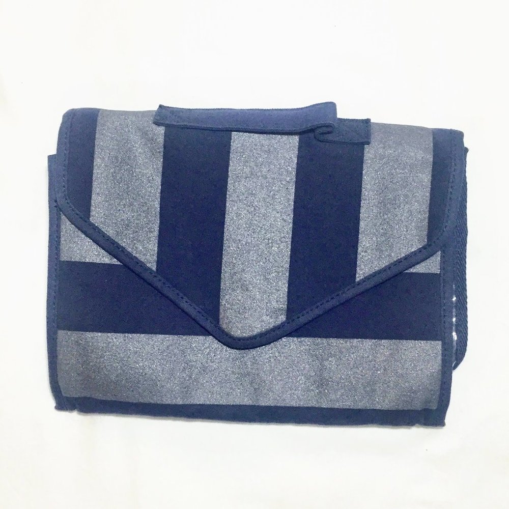 NEW American Eagle Outfitters hanging travel bag